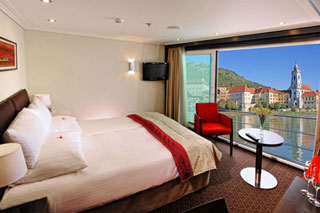 Suite cabin on Avalon Visionary