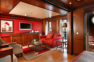 Suite cabin on MS Antares